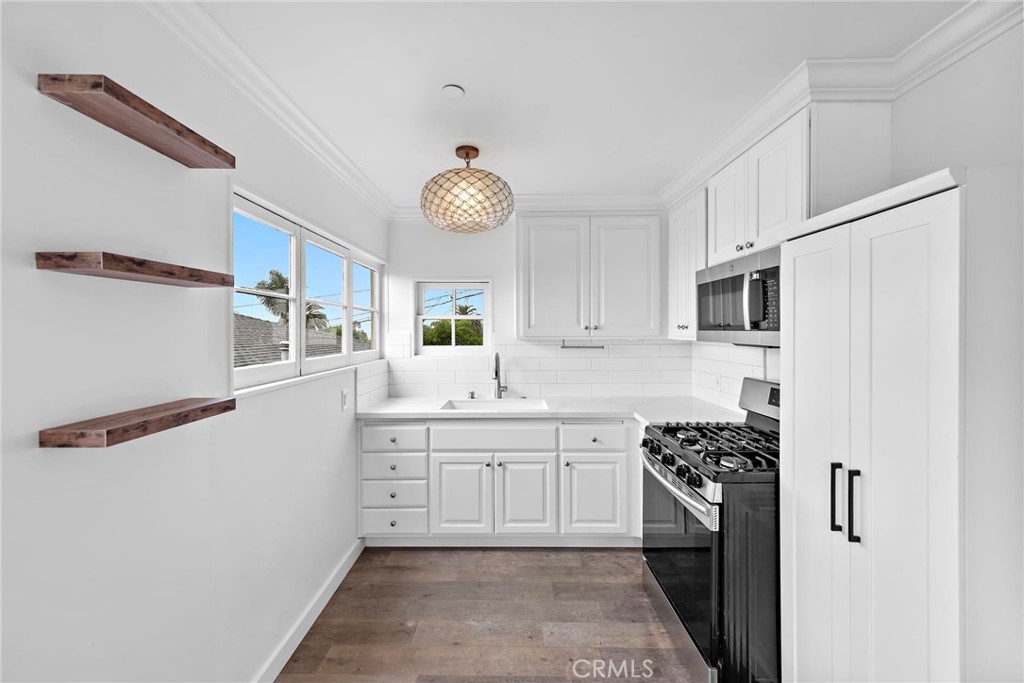 31907 Crestwood Place, Laguna Beach CA 92651 - photo 10