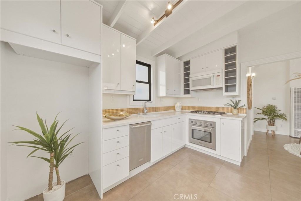 31992 Virginia Way, Laguna Beach CA 92651 - photo 19