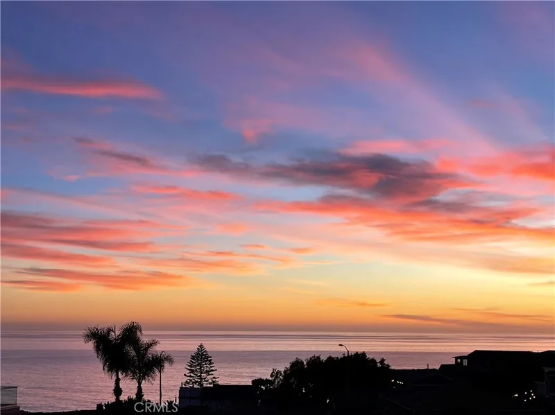 320 Ashton Drive, Laguna Beach, CA 92651