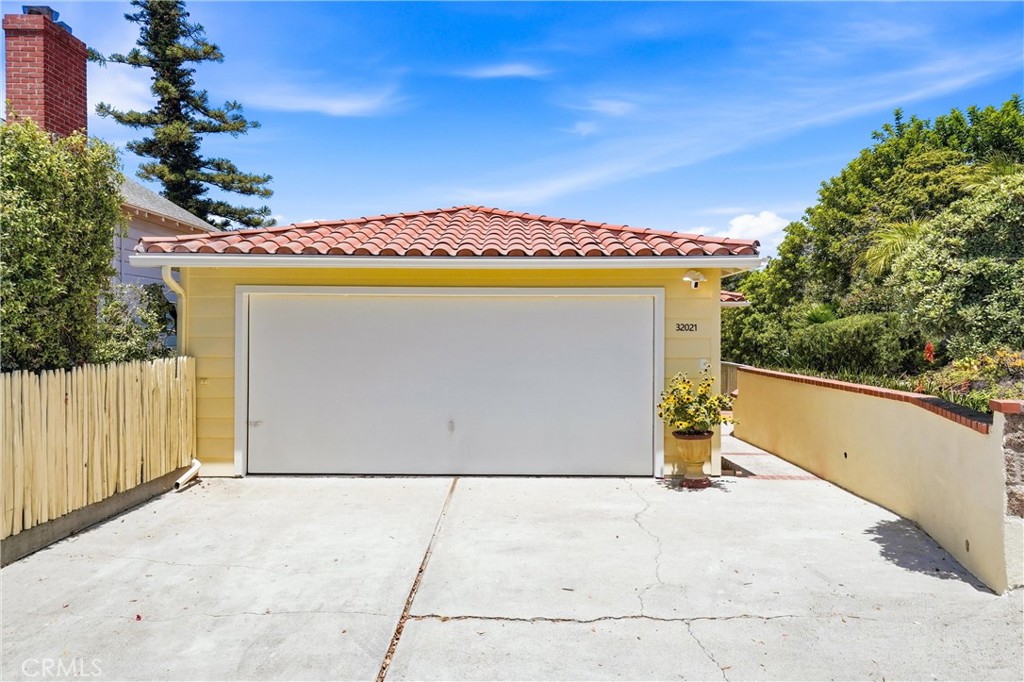 2 Car garage with auto opener - 32021 & 32001 sunset Avenue, Laguna Beach CA 92651 - photo 2