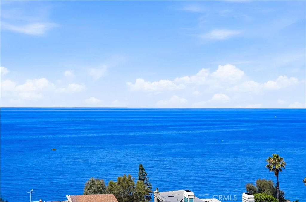 Close to Ocean, Thousand Steps beach and just spectacular ocean views - 32021 & 32001 sunset Avenue, Laguna Beach CA 92651 - photo 19