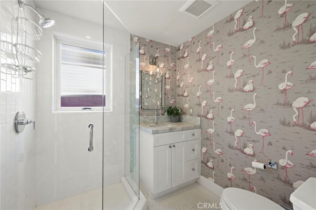 En-suite bath to lower level bedroom 1 - 3203 Tyrol Drive, Laguna Beach CA 92651 - photo 16