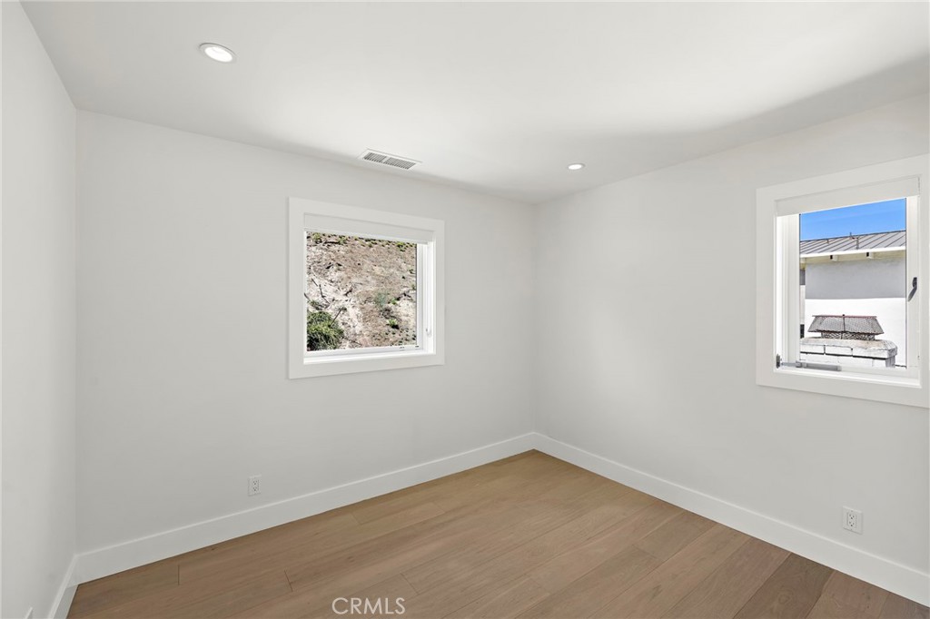 Upstairs Guest bedroom #3 - 3203 Tyrol Drive, Laguna Beach CA 92651 - photo 30