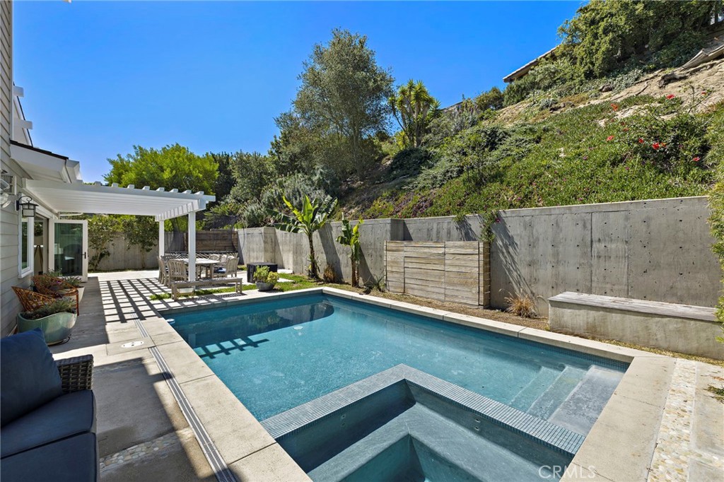 3203 Tyrol Drive, Laguna Beach CA 92651 - photo 34