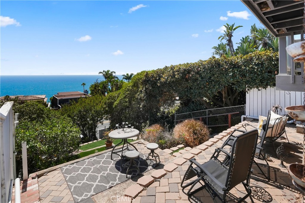 Multiple patios - 32082 Coast Hwy, Laguna Beach CA 92651 - photo 14