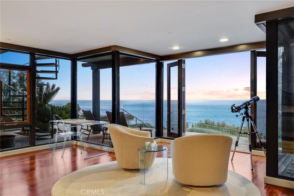 Primary Suite - 32091 Coast Highway, Laguna Beach CA 92651 - photo 22