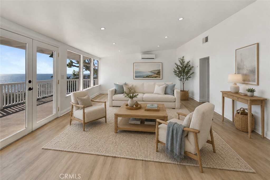 Virtually staged. - 32122 Coast Hwy, Laguna Beach CA 92651 - photo 3