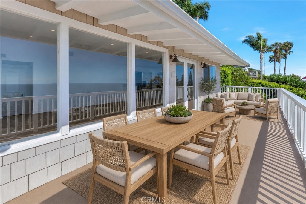 Virtually staged. - 32122 Coast Hwy, Laguna Beach CA 92651 - photo 8