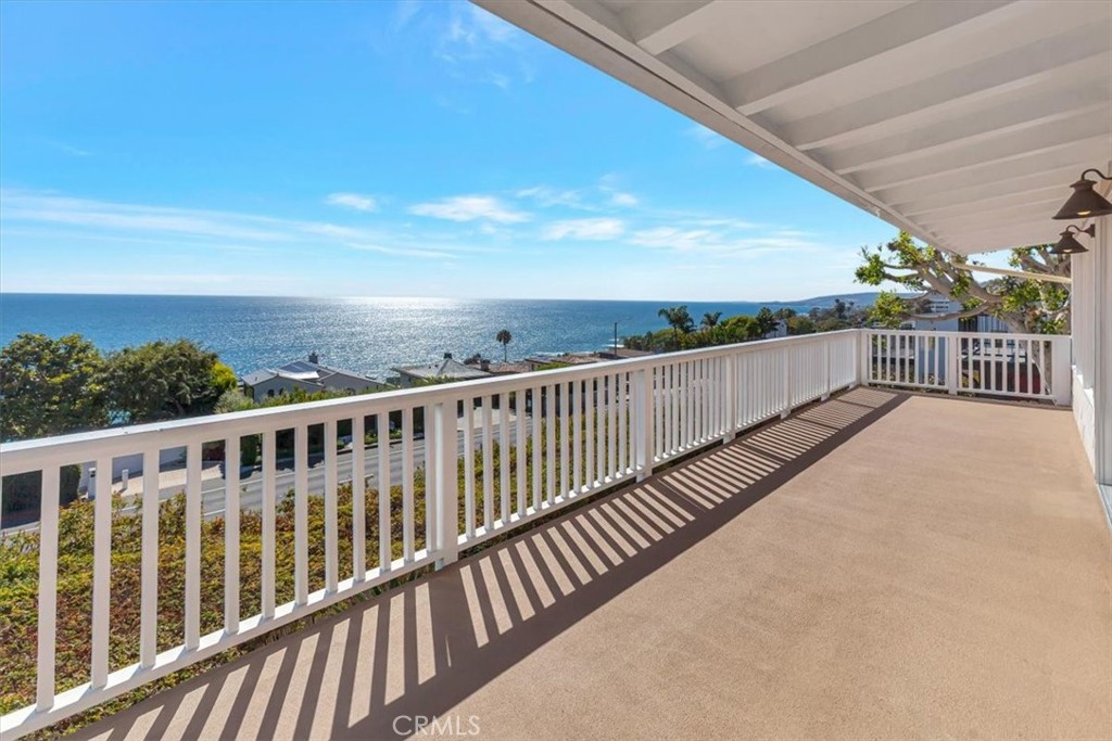 Large front balcony viewing to the north. - 32122 Coast Hwy, Laguna Beach CA 92651 - photo 11