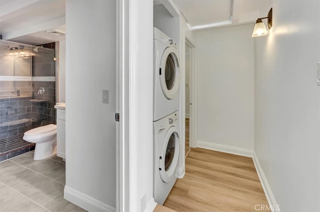Indoor washer and dryer. - 32122 Coast Hwy, Laguna Beach CA 92651 - photo 17