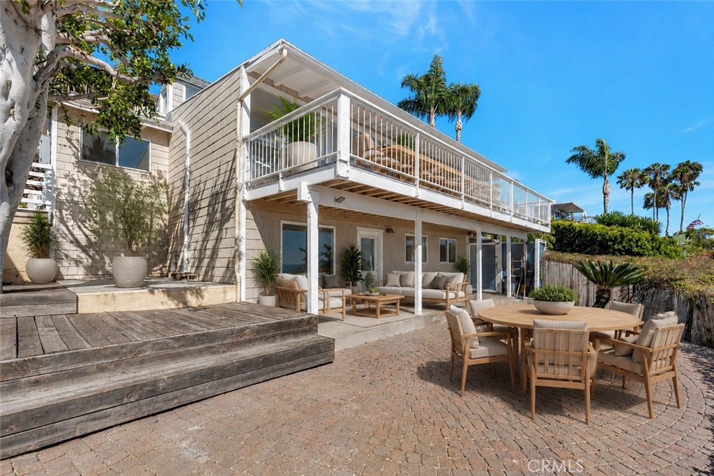 Virtually staged. - 32122 Coast Hwy, Laguna Beach CA 92651 - photo 22