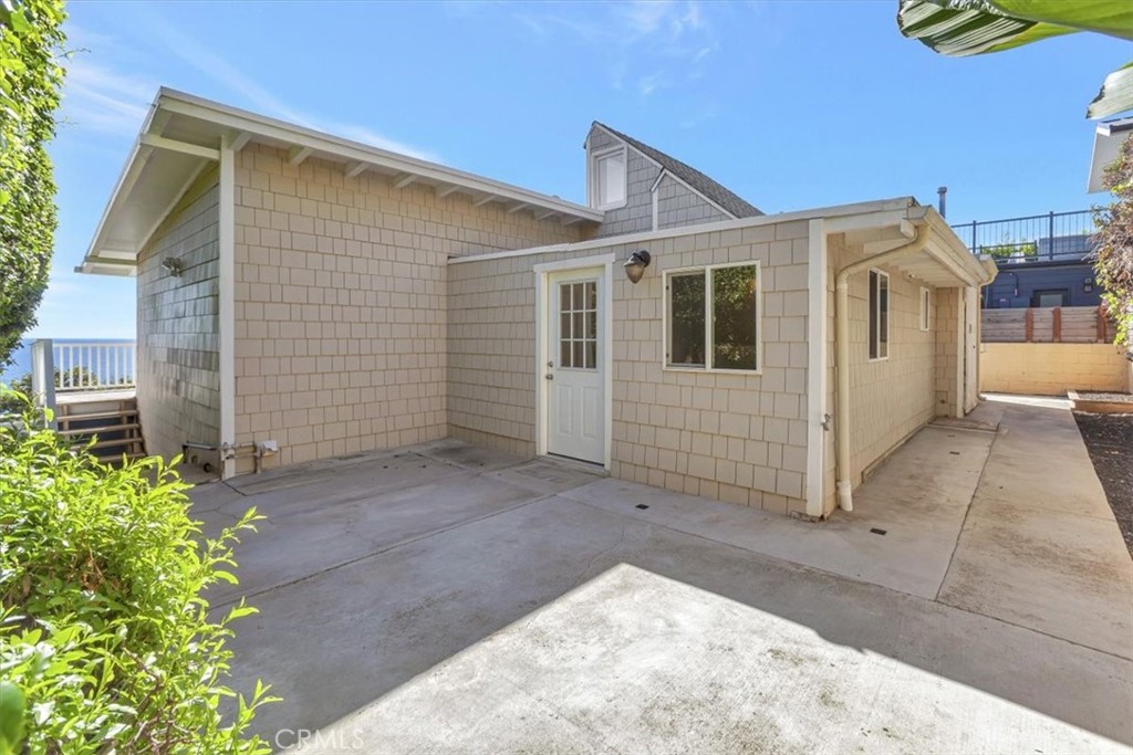 Back patio area. - 32122 Coast Hwy, Laguna Beach CA 92651 - photo 25