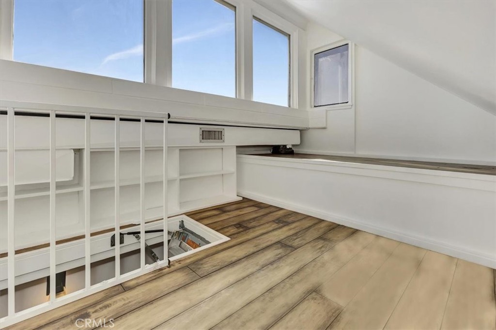 Loft and lookout space. - 32122 Coast Hwy, Laguna Beach CA 92651 - photo 29