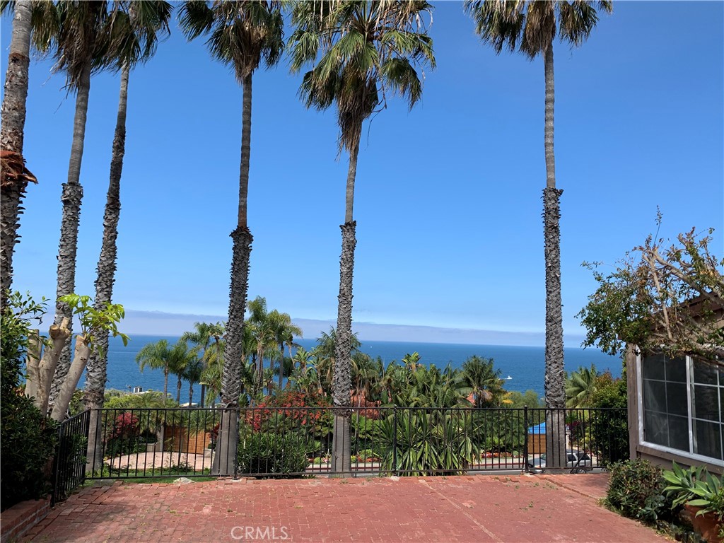 Front patio with Catalina views. - 32162 Coast, Laguna Beach CA 92651 - photo 1