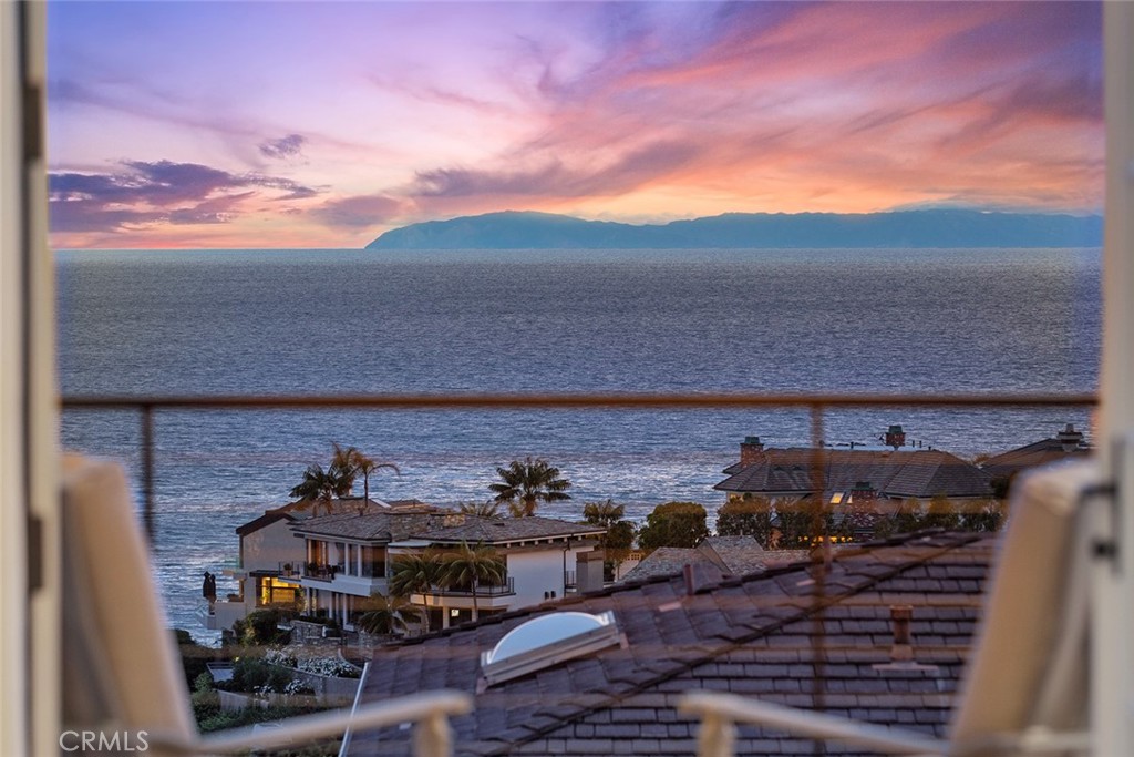 322 Emerald Bay, Laguna Beach CA 92651 - photo 2