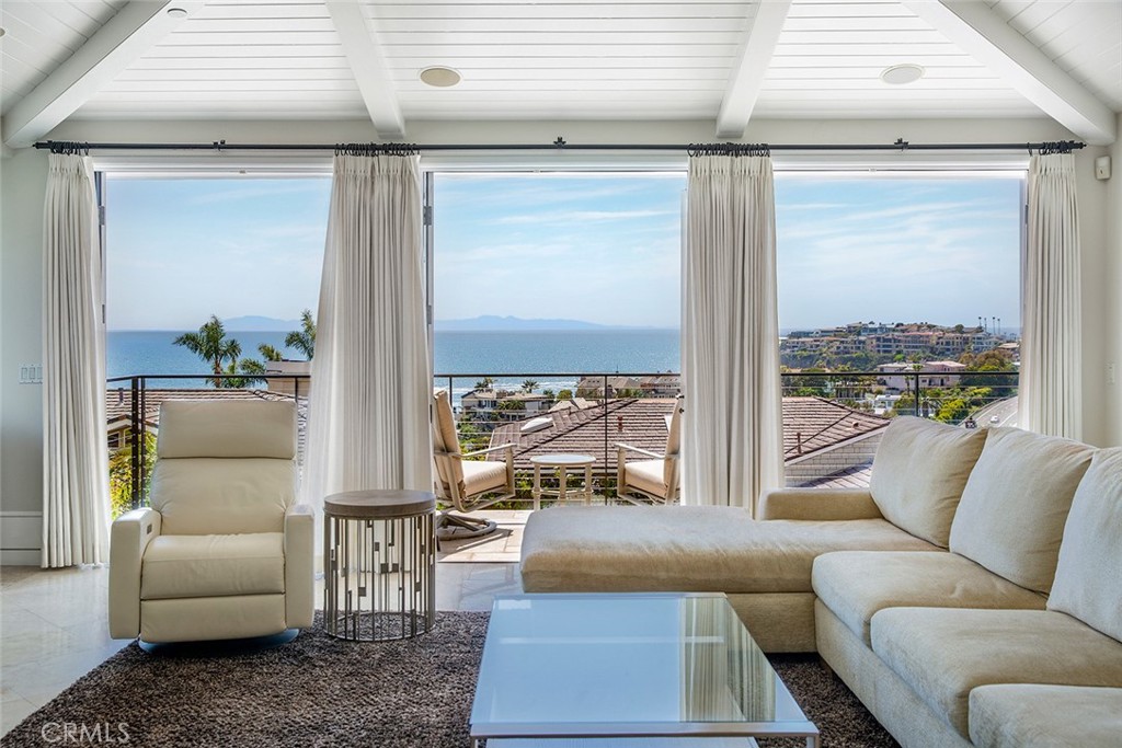 322 Emerald Bay, Laguna Beach CA 92651 - photo 3