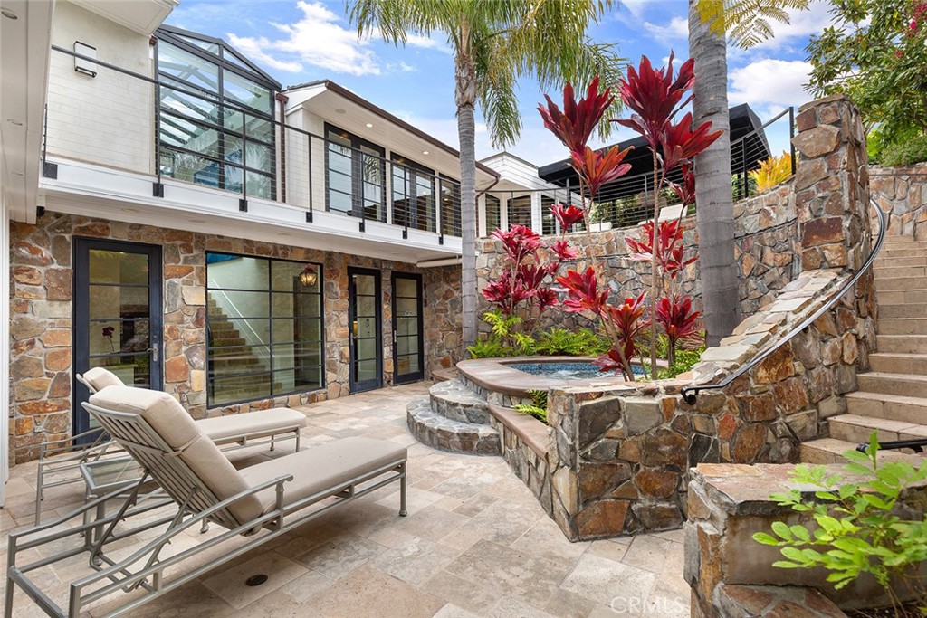 322 Emerald Bay, Laguna Beach CA 92651 - photo 4
