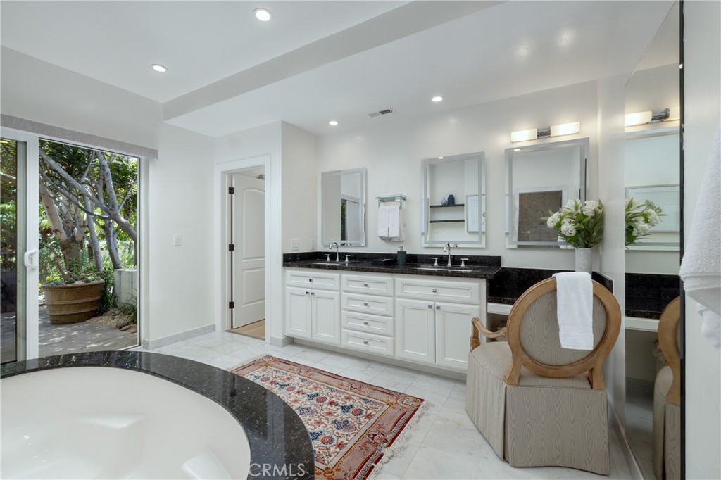 Residence 1 - Primary Bath - 32227 Coast Hwy, Laguna Beach CA 92651 - photo 16