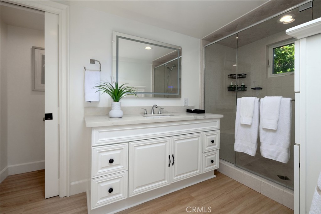 Residence 3 - Ensuite Primary Bath - 32227 Coast Hwy, Laguna Beach CA 92651 - photo 57