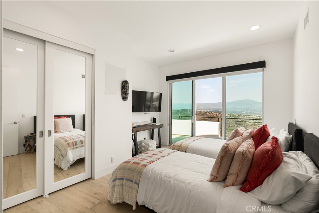 3230 Tyrol Drive, Laguna Beach CA 92651 - photo 12