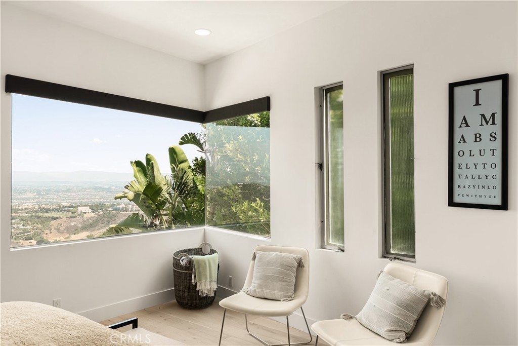 3230 Tyrol Drive, Laguna Beach CA 92651 - photo 27
