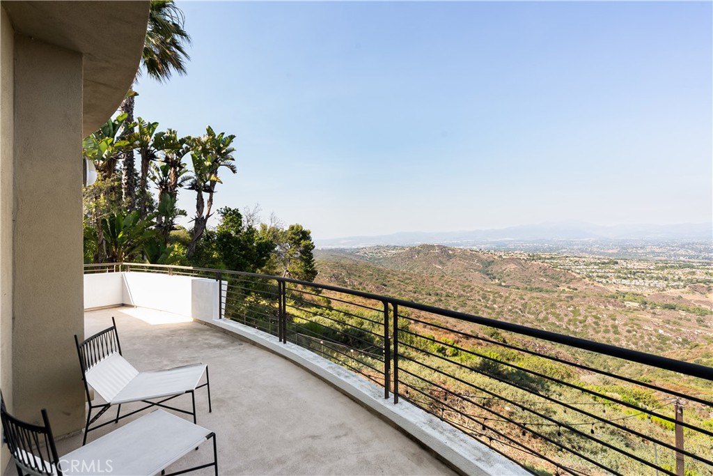 3230 Tyrol Drive, Laguna Beach CA 92651 - photo 39