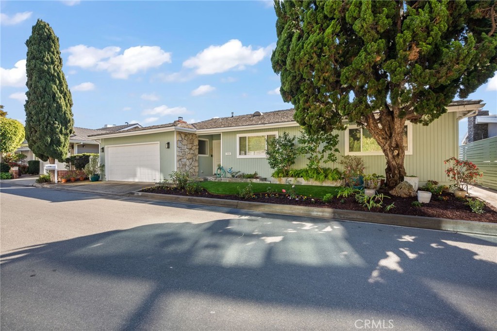 Front of Home - 325 Heather Place, Laguna Beach CA 92651 - photo 1