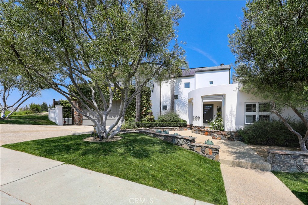 Welcome to 3250 Crestwood Circle - 3250 Crestwood Circle, Laguna Beach CA 92651 - photo 1