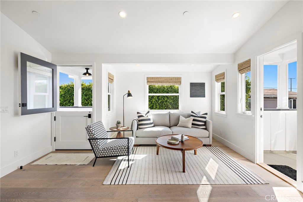 The most charming, free standing ADU Cottage in North Laguna. Easy walk to Beaches and downtown Laguna Beach - 326 Locust, Laguna Beach CA 92651 - photo 1