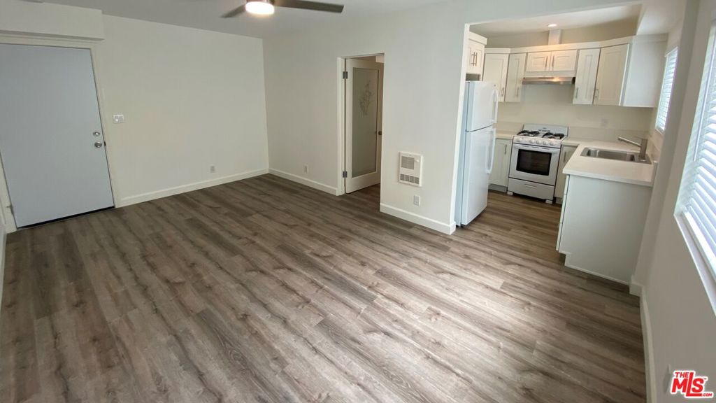 326 N COAST Highway D, Laguna Beach CA 92651 - photo 1