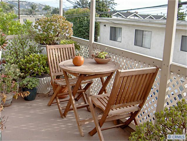 Deck at entry of property - 327 LOCUST Street, Laguna Beach CA 92651 - photo 1