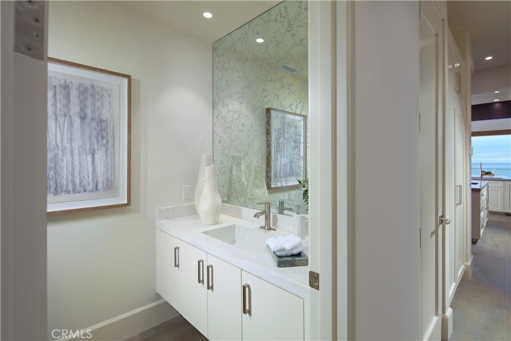 33 Bay Drive, Laguna Beach CA 92651 - photo 12