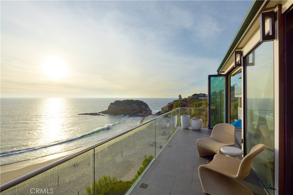 33 Bay Drive, Laguna Beach CA 92651 - photo 16