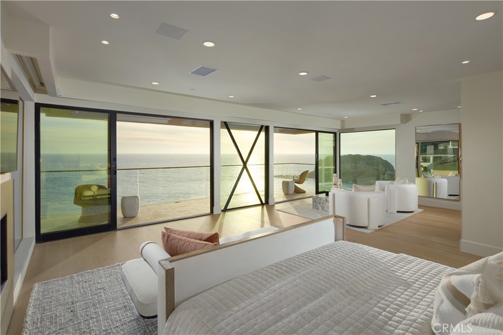 33 Bay Drive, Laguna Beach CA 92651 - photo 21