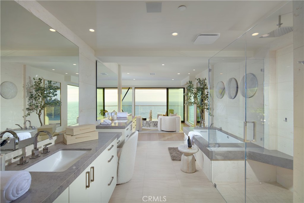 33 Bay Drive, Laguna Beach CA 92651 - photo 22
