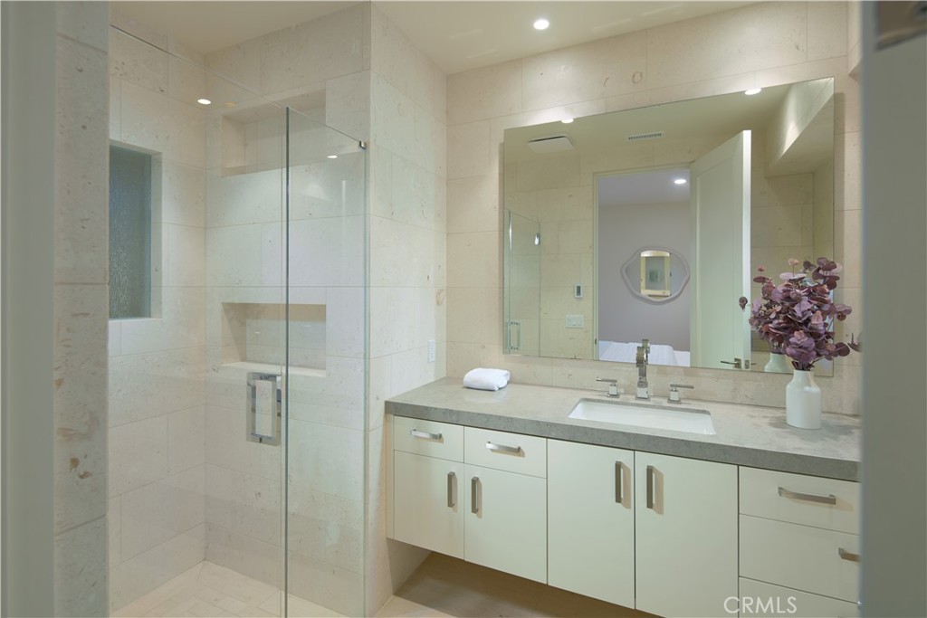 33 Bay Drive, Laguna Beach CA 92651 - photo 25