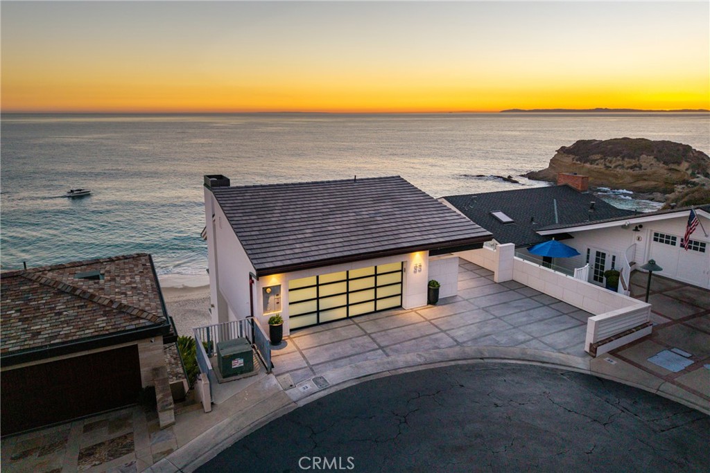 33 Bay Drive, Laguna Beach CA 92651 - photo 2