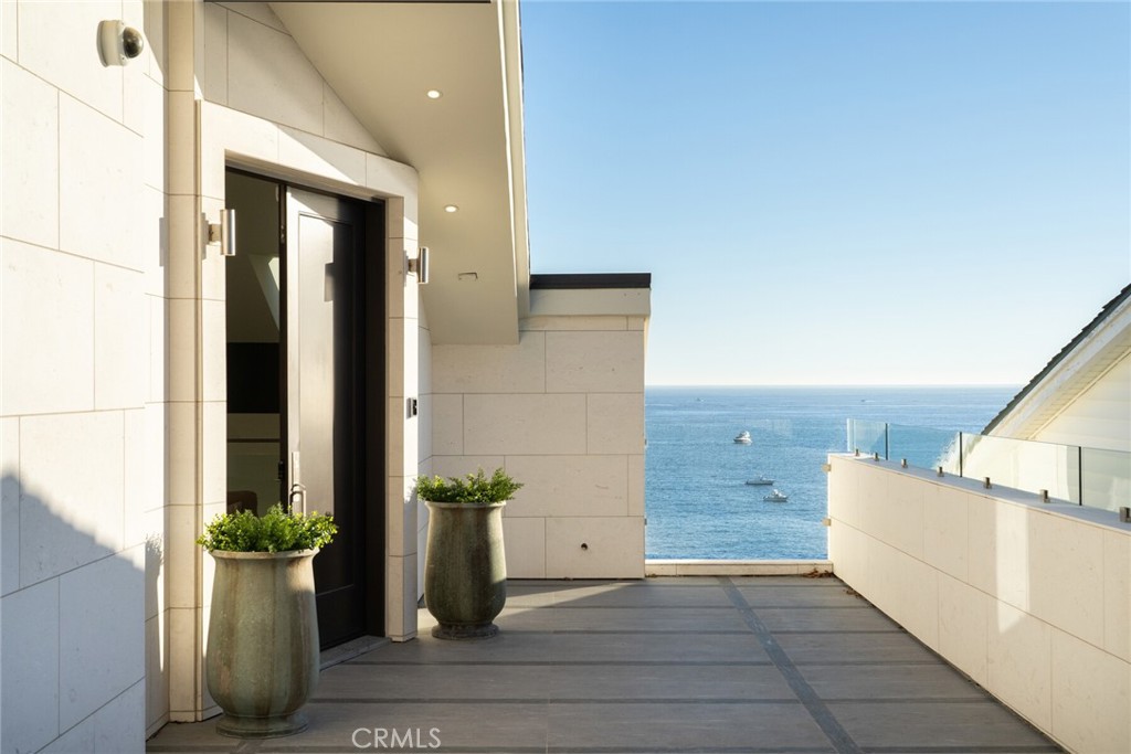 33 Bay Drive, Laguna Beach CA 92651 - photo 3