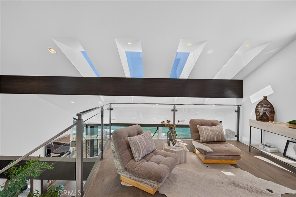 33 Bay Drive, Laguna Beach CA 92651 - photo 4