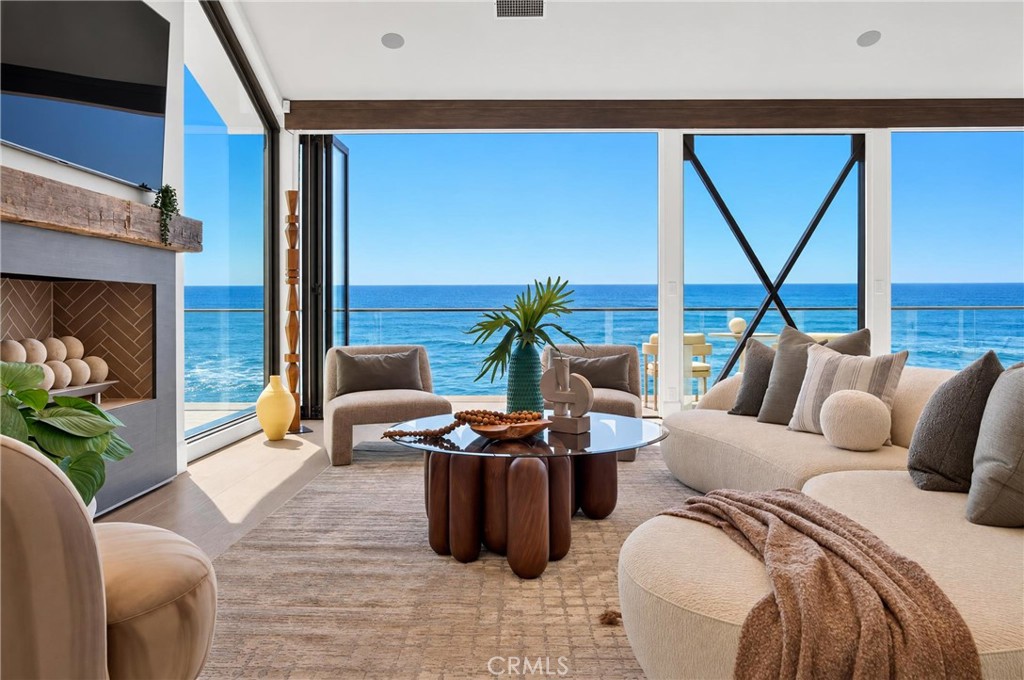 33 Bay Drive, Laguna Beach CA 92651 - photo 6