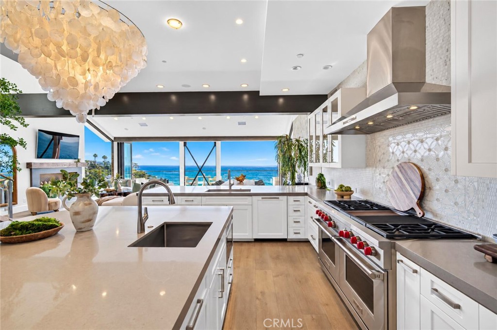 33 Bay Drive, Laguna Beach CA 92651 - photo 13