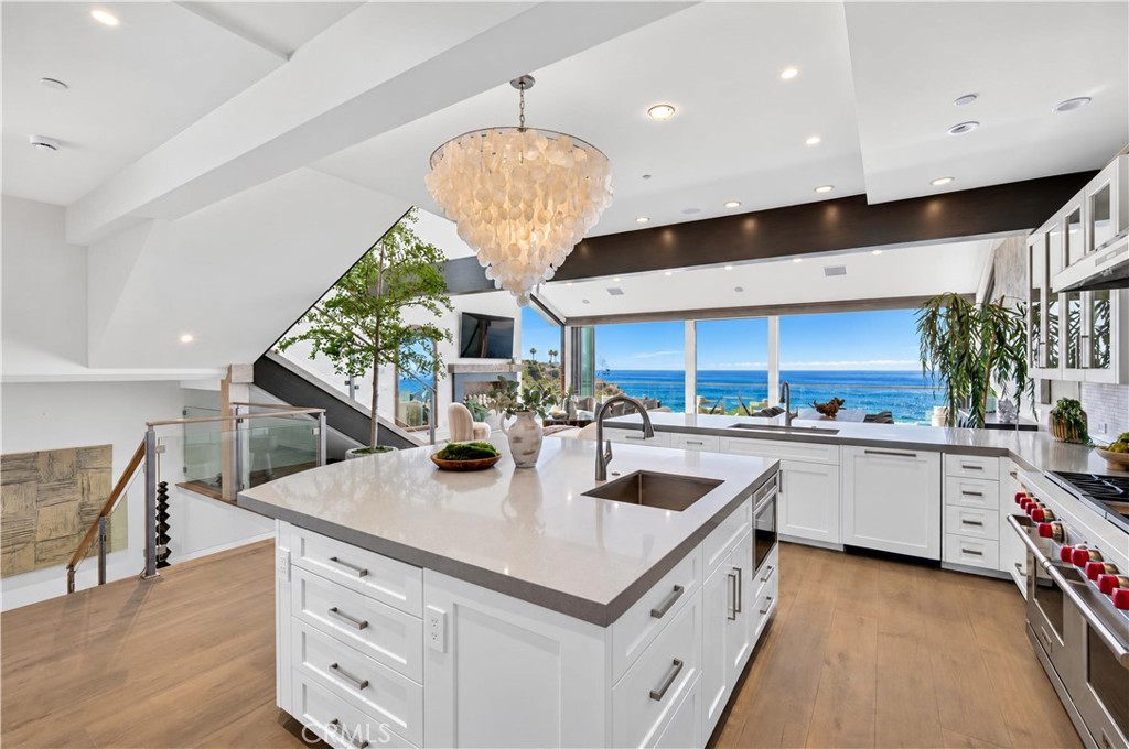 33 Bay Drive, Laguna Beach CA 92651 - photo 14
