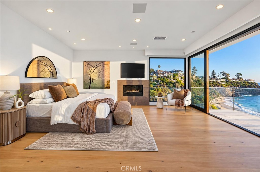 33 Bay Drive, Laguna Beach CA 92651 - photo 22
