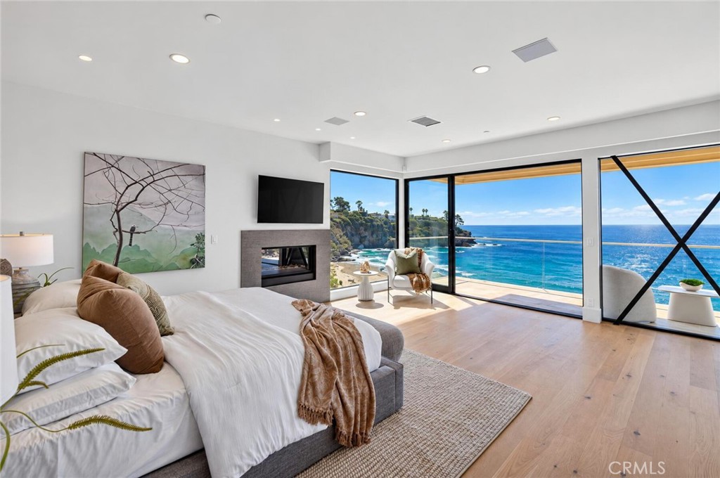 33 Bay Drive, Laguna Beach CA 92651 - photo 23