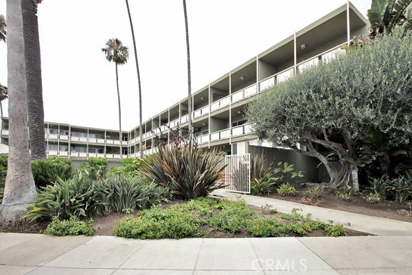 330 Cliff Drive 208, Laguna Beach CA 92651 - photo 1