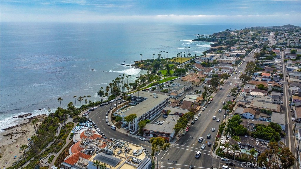 330 Cliff Drive 301, Laguna Beach CA 92651 - photo 1
