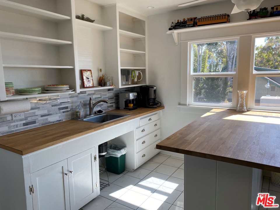 336 N COAST Highway, Laguna Beach CA 92651 - photo 1