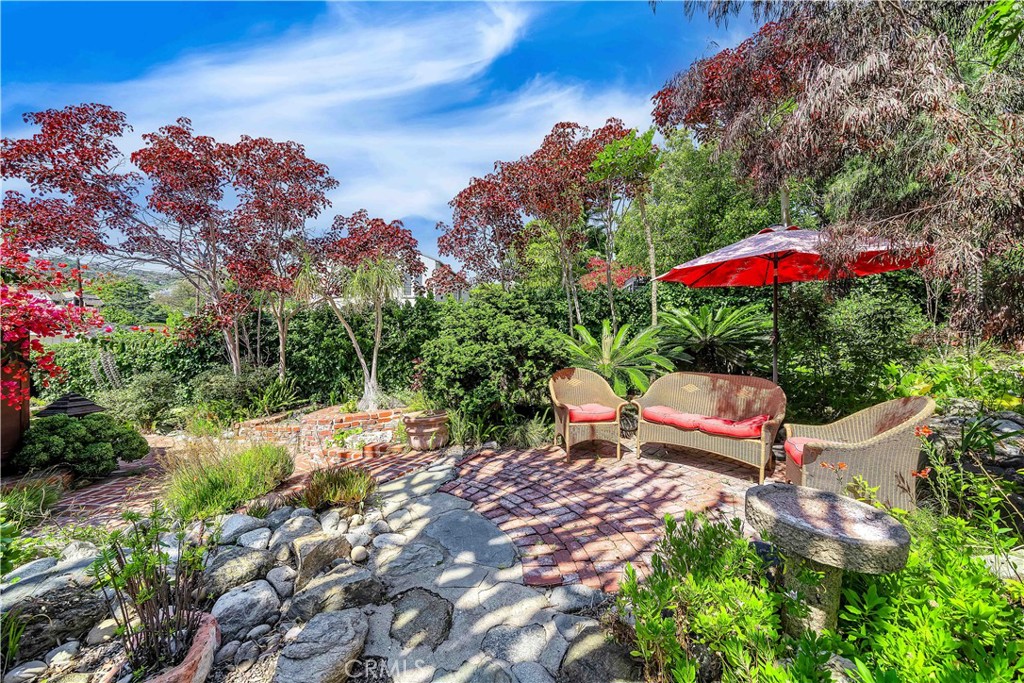 339 Saint Anns Drive, Laguna Beach CA 92651 - photo 16