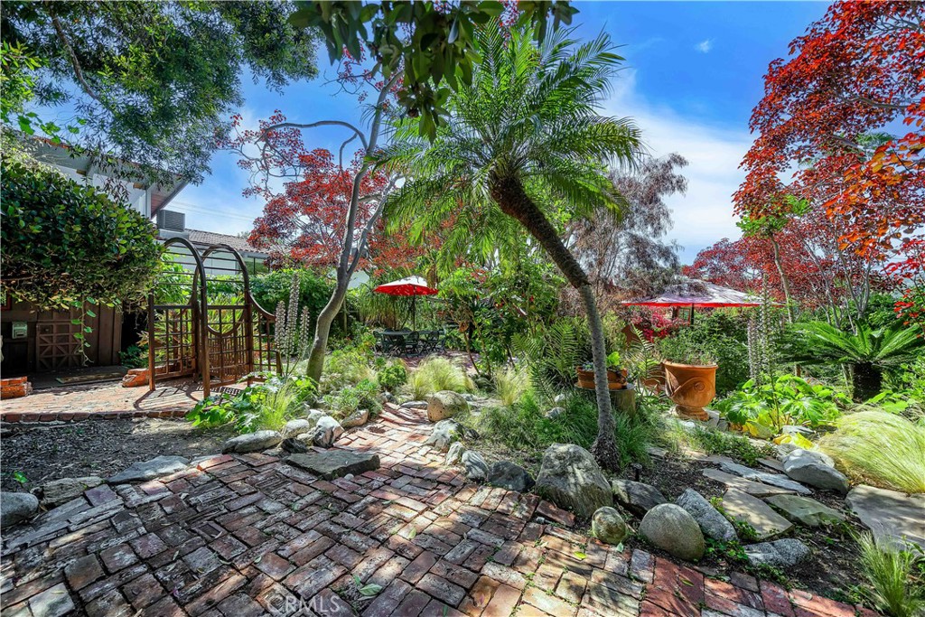 339 Saint Anns Drive, Laguna Beach CA 92651 - photo 17