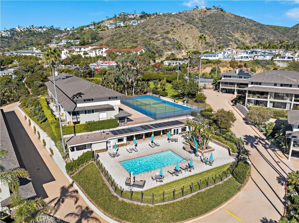 UPPER COMMUNITY POOL COMPLEX WITH FITNESS CENTER AND OUTDOOR KITCHEN CABANA - 34 Blue Lagoon, Laguna Beach CA 92651 - photo 18
